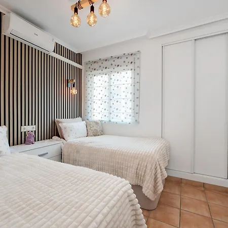 Cb Living - First Line Detached House, Cabo Roig Apartment